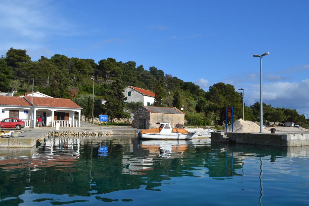 Apartment Nella Molat Bagian luar foto